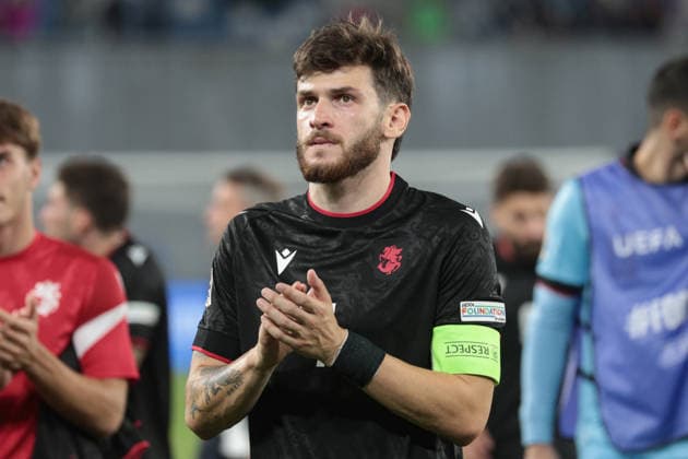 Khvicha Kvaratskhelia of Georgia thanks supporters after the UEFA Nations League match between Georgia and Ukraine at the The Boris Paitchadze Dinamo Arena in Tbilisi, Georgia, on September 28, 2026. Tbilisi Dinamo Arena named after Boris Paichadze, Akaki Tsereteli Avenue, Didube, Tbilisi, 0154, Georgia Georgia Copyright: xArturxStabulnieksx 1J7A4962