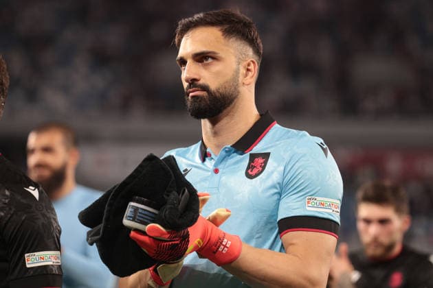 Giorgi Mamardashvili of Georgia thanks supporters after the UEFA Nations League match between Georgia and Ukraine at the The Boris Paitchadze Dinamo Arena in Tbilisi, Georgia, on September 28, 2026. Tbilisi Dinamo Arena named after Boris Paichadze, Akaki Tsereteli Avenue, Didube, Tbilisi, 0154, Georgia Georgia Copyright: xArturxStabulnieksx 1J7A5333