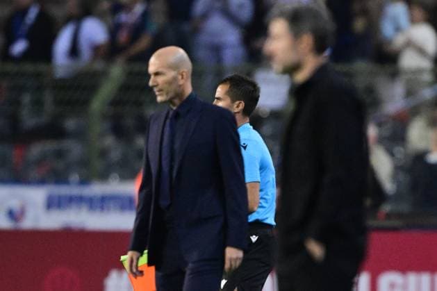 France s head coach Zinedine Zidane and Belgium s head coach Mark van Bommel pictured during a soccer game between Belgian national team, Nationalteam Red Devils and France, on Monday 28 September 2026 in Brussels, the second game of the UEFA Nations League group stage. DIRKxWAEM  x188116239x