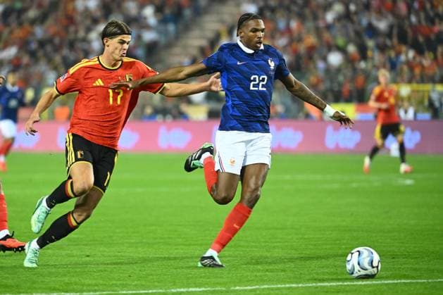 Belgium v France - UEFA Nations League 2026 BRUSSELS, BELGIUM - SEPTEMBER 28 : De Ketelaere Charles midfielder of Belgium battles for the ball with Jacquet Jeremy defender of France during the UEFA Nations League tournament league phase matchday 2 group A1 match between Belgium and France on September 28, 2026 in Brussels, Belgium, 28 09 2026 Brussels Belgium  Copyright: xVincentxKalutx