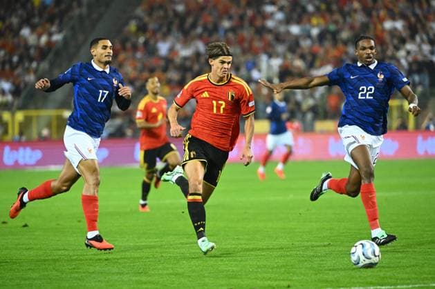 Belgium v France - UEFA Nations League 2026 BRUSSELS, BELGIUM - SEPTEMBER 28 : De Ketelaere Charles midfielder of Belgium battles for the ball with Jacquet Jeremy defender of France during the UEFA Nations League tournament league phase matchday 2 group A1 match between Belgium and France on September 28, 2026 in Brussels, Belgium, 28 09 2026 Brussels Belgium  Copyright: xVincentxKalutx