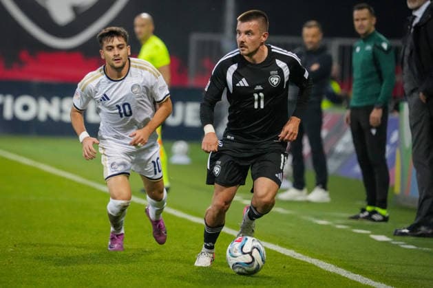 September 28, 2026, RÄÂ«Ga, Latvija: Latvian player ROBERTS SAVALNIEKS (L) vies with LOIZOS LOIZOU of Cyprus during UEFA Nations League Ã¢â‚¬ League C match in Riga, Latvia, Sept. 28, 2026. RÄÂ«Ga Latvija - ZUMAp305 20260928_zip_p305_001 Copyright: xEdijsxPalensx