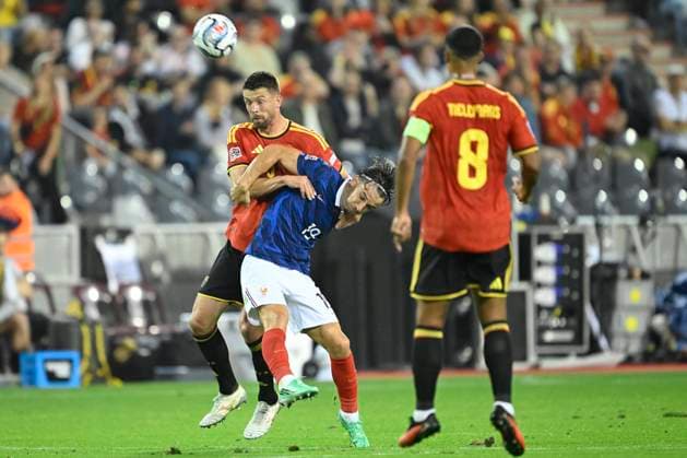 Belgium v France - UEFA Nations League 2026 BRUSSELS, BELGIUM - SEPTEMBER 28 : Mechele Brandon defender of Belgium battles for the ball with Lepaul Esteban forward of France during the UEFA Nations League tournament league phase matchday 2 group A1 match between Belgium and France on September 28, 2026 in Brussels, Belgium, 28 09 2026 Brussels Belgium  Copyright: xNicoxVereeckenx