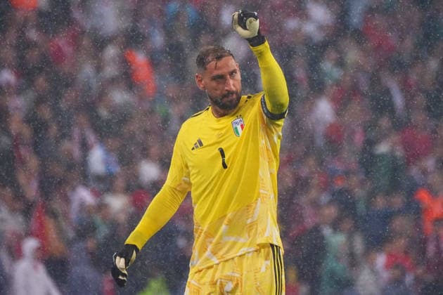 BURSA , TURKEY , SEPTEMBER 28 : Goalkeeper Gianluigi Donnarumma of Italy celebrates for his team first score during the UEFA Nations A League Group 1 match between Turkey and Italy at Bursa Crocodile Stadium on September 28, 2026 , in Bursa Turkey . ( Photo by Seskimphoto ) BURSA TURKEY BURSA TURKEY Copyright: xSeskimphotox Turkey-Italy-280926 (19)