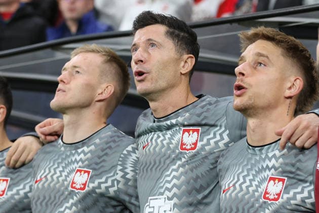 SOLNA, SWEDEN - SEPTEMBER 28: Robert Lewandowski of Poland national team, Nationalteam sings the national anthem on the substitutes™ bench prior to the UEFA Nations League 2026 27 Group B4 MD2 match between Sweden and Poland at Strawberry Arena on September 28, 2026 in Solna, Sweden. Sweden v Poland - UEFA Nations League 2026 27 in Solna, Sweden, 28 September 2026 Copyright: xx