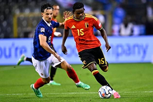 Belgium v France - UEFA Nations League 2026 BRUSSELS, BELGIUM - SEPTEMBER 28 : Ngoy Nathan defender of Belgium battles for the ball with Lepaul Esteban forward of France during the UEFA Nations League tournament league phase matchday 2 group A1 match between Belgium and France on September 28, 2026 in Brussels, Belgium, 28 09 2026 Brussels Belgium  Copyright: xTomasxSiskx