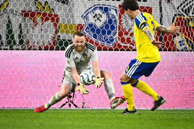 STOCKHOLM, SWEDEN 20260928 Sweden s goalkeeper Viktor Johansson makes a save during Monday s Nations League Group B4 soccer match between Sweden and Poland at Strawberry Arena, STOCKHOLM, SWEDEN x10080x  Copyright: xFredrikxSandberg TTx NATIONS LEAGUE SVERIGE-POLEN