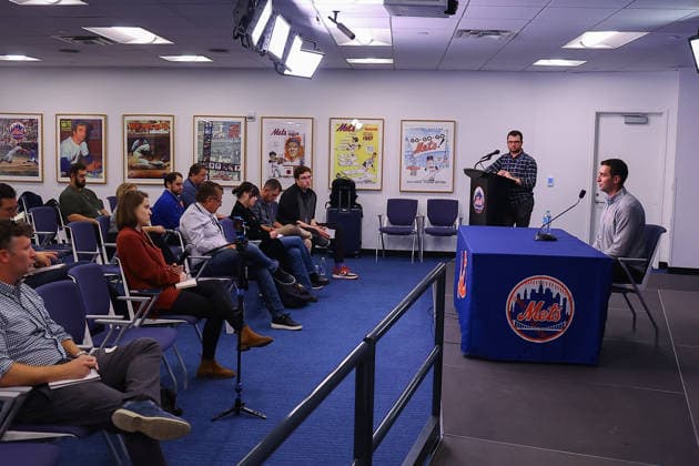 Mets David Stearns Year End press conference, PK, Pressekonferenz New York Mets President of Baseball Operations David Stearns speaks to the media during a press conference in the Shannon Forde Press Conference Room at Citi Field in Flushing, on September 28, 2026. Flushing, Queens N.Y. United States  Copyright: xGordonxDonovanx originalFilename:donovan-metsdavi260928_npj1K.jpg