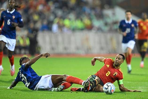 Belgium v France - UEFA Nations League 2026 BRUSSELS, BELGIUM - SEPTEMBER 28 : Tielemans Youri midfielder of Belgium battles for the ball with Jacquet Jeremy defender of France during the UEFA Nations League tournament league phase matchday 2 group A1 match between Belgium and France on September 28, 2026 in Brussels, Belgium, 28 09 2026 Brussels Belgium  Copyright: xNicoxVereeckenx
