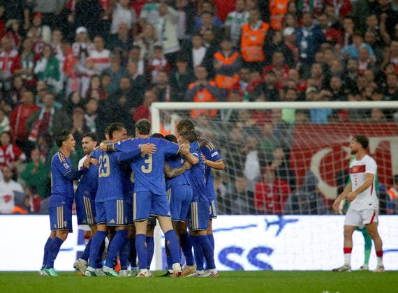 Turkiye v Italy - UEFA Nations League A BURSA, TURKIYE - SEPTEMBER 28: Players of the Italy national football team celebrate after scoring a goal during the UEFA Nations League A Group 1 match between Turkiye and Italy at Yuzuncu Yil Ataturk Stadium in Bursa, Turkiye on September 28, 2026. Ali Atmaca Anadolu Bursa Turkey. Editorial use only. Please get in touch for any other usage.  Copyright: x2026xAnadoluxAlixAtmacax