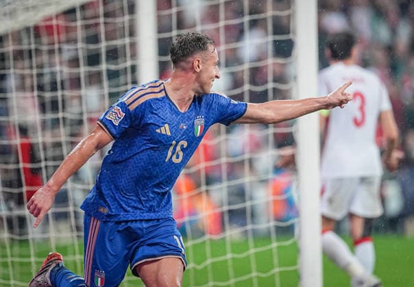 Turkiye v Italy - UEFA Nations League A BURSA, TURKIYE - SEPTEMBER 28: Davide Frattesi (16) of Italy celebrates after scoring a goal during the UEFA Nations League A Group 1 match between Turkiye and Italy at Yuzuncu Yil Ataturk Stadium in Bursa, Turkiye on September 28, 2026. Sergen Sezgin Anadolu Bursa Turkey. Editorial use only. Please get in touch for any other usage.  Copyright: x2026xAnadoluxSergenxSezginx