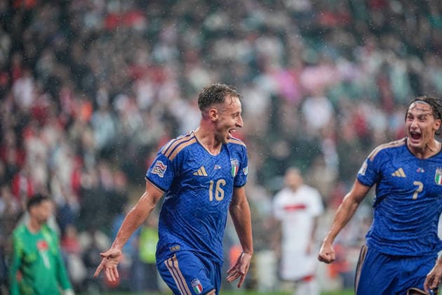 Turkiye v Italy - UEFA Nations League A BURSA, TURKIYE - SEPTEMBER 28: Davide Frattesi (16) of Italy celebrates after scoring a goal during the UEFA Nations League A Group 1 match between Turkiye and Italy at Yuzuncu Yil Ataturk Stadium in Bursa, Turkiye on September 28, 2026. Sergen Sezgin Anadolu Bursa Turkey. Editorial use only. Please get in touch for any other usage.  Copyright: x2026xAnadoluxSergenxSezginx