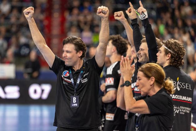 Joy and celebration after the victory Johannes Sellin, HC Erlangen, Head Coach GER, HC Erlangen vs. ThSV Eisenach, Handball, Opel Handball Bundesliga, Matchday 6, 2026–2027 season, September 28, 2026, GER, HC Erlangen vs. ThSV Eisenach, Handball, Opel Handball Bundesliga, Matchday 6, 2026–2027 season, September 28, 2026, Nuremberg Copyright: xEibner-Pressefoto ArdanxFuessmanx EP_AFN