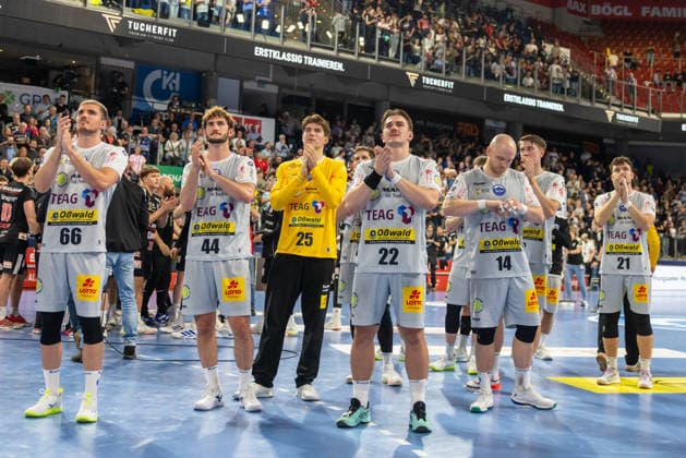 Grief and Disappointment in Eisenach Following the Loss Jannis Schneibel, ThSV Eisenach, 66; Stephan Seitz, ThSV Eisenach, 44; Felix Aellen, ThSV Eisenach, 22; Peter Walz, ThSV Eisenach, 14; Moritz Ende, ThSV Eisenach, 21 GER, HC Erlangen vs. ThSV Eisenach, Handball, Opel Handball Bundesliga, Matchday 6, 2026–2027 season, September 28, 2026, GER, HC Erlangen vs. ThSV Eisenach, Handball, Opel Handball Bundesliga, Matchday 6, 2026–2027 Season, September 28, 2026, Nuremberg Copyright: xEibner-Pressefoto ArdanxFuessmanx EP_AFN