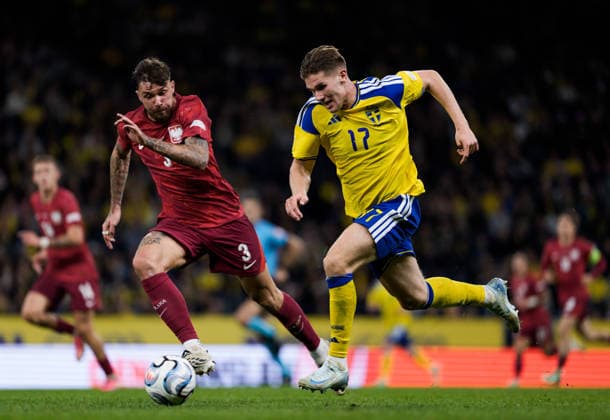September 28, 2026: Przemyslaw Wisniewski of Poland and Viktor Gyökeres of Sweden during the Nations League soccer match between Sweden and Poland on September 28, 2026 in Stockholm. Photo: Joel Marklund, BILDBYRAN. Code: JM JM0857 bbeng soccer football soccer international match Nations League UEFA Nations League Sweden Sweden A Poland  Copyright: JOELxMARKLUND BB260928JM040