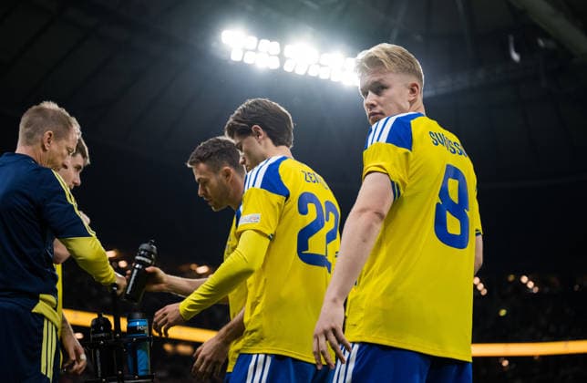 September 28, 2026: Gabriel Gudmundsson, Besfort Zeneli, and Daniel Svensson of Sweden ahead of the Nations League soccer match between Sweden and Poland on September 28, 2026 in Stockholm. Photo by Joel Marklund, BILDBYRAN. Code: JM JM0857 bbeng soccer football soccer international match Nations League UEFA Nations League Sweden Sweden A Poland  Copyright: JOELxMARKLUND BB260928JM044