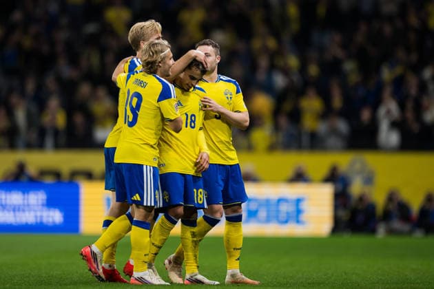 September 28, 2026: Yasin Ayari of Sweden celebrates with Sebastian Nanasi, Lucas Bergvall, and Gabriel Gudmundsson after scoring the 2-1 goal during the Nations League soccer match between Sweden and Poland on September 28, 2026 in Stockholm. Photo by Jesper Zerman, BILDBYRAN, code JZ JM0857, bbeng, soccer, football, national team match, Nations League, UEFA Nations League, Sweden, Sweden A, Poland, celebration Copyright: JESPERxZERMAN BB260928JZ050