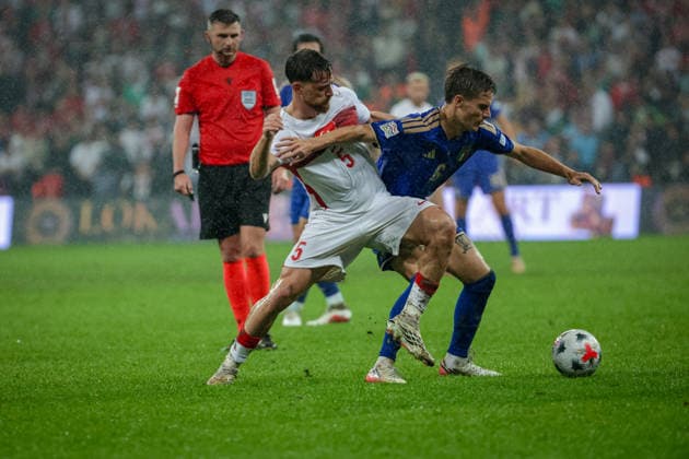 BURSA, TURKEY - SEPTEMBER 28 : Salih Ozcan of Turkey and Nicolo Fagioli of Italy vie for the ball during the UEFA Nations League 2026 27 League phase Matchday 2, League A Group 1 match between Turkey and Italy at Ataturk Sports Complex Matli Stadium on September 28, 2026 in Bursa, Turkey. Copyright: xBurakxBasturkx xSPPx Sportspressphoto_SPR241888