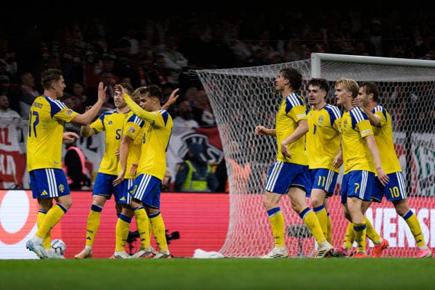 September 28, 2026: Viktor Gyökeres of Sweden celebrates with Gabriel Gudmundsson, Yasin Ayari, Victor Nilsson Lindelöf, Patrik Walemark, Lucas Bergvall, and Benjamin Nygren after scoring to make the score 3–1 during the Nations League soccer match between Sweden and Poland on September 28, 2026 in Stockholm. Photo by Joel Marklund, BILDBYRAN. Code: JM JM0857 bbeng soccer football soccer international match Nations League UEFA Nations League Sweden Sweden A Poland Poland celebration  Copyright: JOELxMARKLUND BB260928JM053