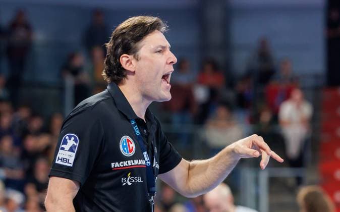 September 28, 2026 Handball 1st Bundesliga OPEL HBL 2026–2027 Season, Matchday 6 HC Erlangen Nuremberg Metropolitan Region HCE ThSV Eisenach Women s Team xdaxmax Johannes Sellin, Coach of HC Erlangen HCE, signals, gestures, directs, and gives instructionsinstructions