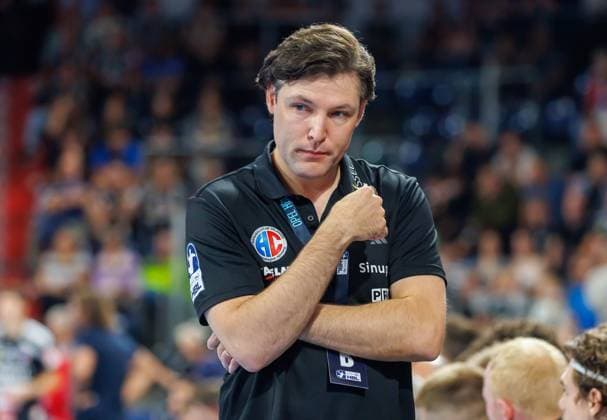 September 28, 2026 Handball 1st Bundesliga OPEL HBL 2026–2027 Season, Matchday 6: HC Erlangen (Nuremberg Metropolitan Region) vs. HCE ThSV Eisenach (Women s Team) xdaxmax Johannes Sellin, Coach of HC Erlangen (HCE), looks pensive