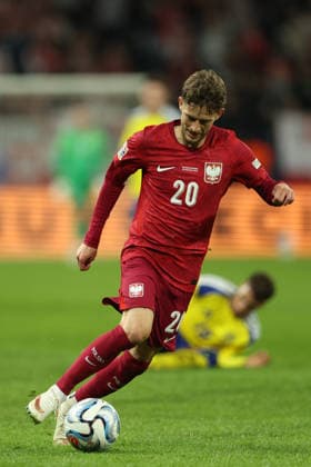 SOLNA, SWEDEN - SEPTEMBER 28: Sebastian Szymanski of Poland national team, Nationalteam in action during the UEFA Nations League 2026 27 Group B4 MD2 match between Sweden and Poland at Strawberry Arena on September 28, 2026 in Solna, Sweden. Sweden v Poland - UEFA Nations League 2026 27 in Solna, Sweden, 28 September 2026 Copyright: xx