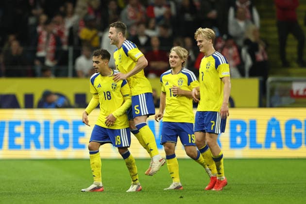 SOLNA, SWEDEN - SEPTEMBER 28: Yasin Ayari of Sweden national team, Nationalteam celebrates with Gabriel Gudmundsson, Sebastian Nanasi, Lucas Bergvall after scoring the second goal for Sweden during the UEFA Nations League 2026 27 Group B4 MD2 match between Sweden and Poland at Strawberry Arena on September 28, 2026 in Solna, Sweden. Sweden v Poland - UEFA Nations League 2026 27 in Solna, Sweden, 28 September 2026 Copyright: xx