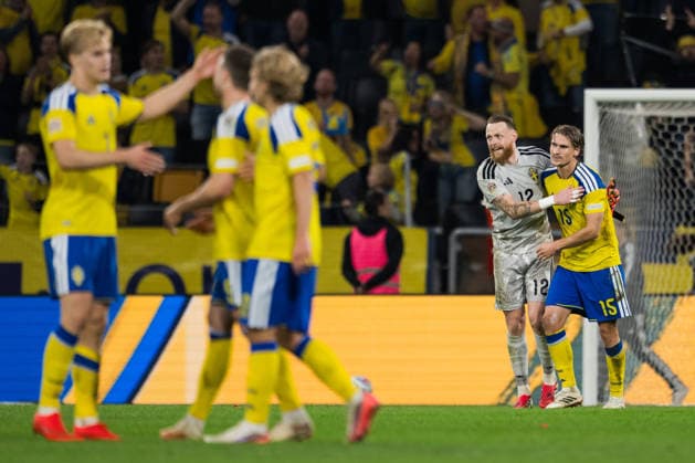 260928 Goalkeeper Viktor Johansson and Carl Starfelt of Sweden celebrate after the Nations League soccer match between Sweden and Poland on September 28, 2026 in Stockholm. Photo by Jesper Zerman, BILDBYRAN, code JZ JM0857, bbeng, soccer, football, international match, Nations League, UEFA Nations League, Sweden, Sweden A, Poland, celebration Copyright: JESPERxZERMAN BB260928JZ058
