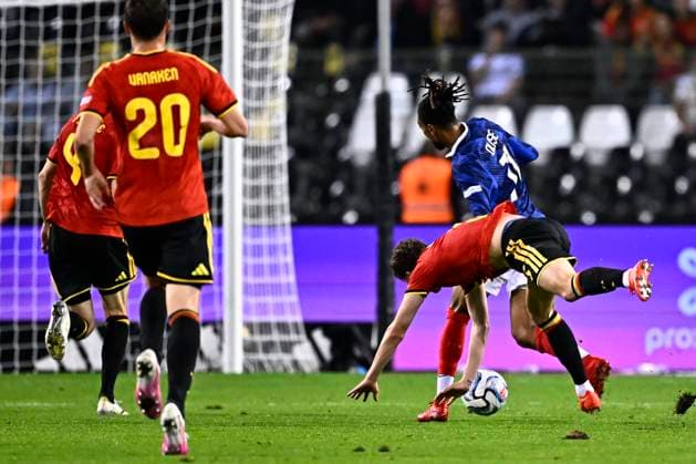Belgium v France - UEFA Nations League 2026 BRUSSELS, BELGIUM - SEPTEMBER 28 : Olise Michael midfielder of France battles for the ball with De Cuyper Maxim defender of Belgium during the UEFA Nations League tournament league phase matchday 2 group A1 match between Belgium and France on September 28, 2026 in Brussels, Belgium, 28 09 2026 Brussels Belgium  Copyright: xTomasxSiskx