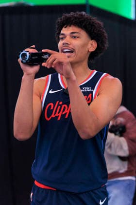 September 28, 2026, Inglewood, California, USA: Kobe Sanders 4 shoots video during the Los Angeles Clippers Media Day on Monday September 28, 2026 at Intuit Dome in Inglewood, California. ARIANA RUIZ PI 2026 Clippers Media Day  - ZUMAp124 20260928_zaa_p124_018 Copyright: xArianaxRuizx
