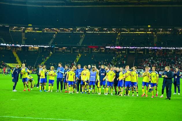 Strawberry Arena SOLNA, SWEDEN - SEPTEMBER 28: Sweden cekebrates with supporters after the WEFA Nations League match between Sweden and Poland at Strawberry Arena on September 28, 2026 in Solna, Sweden. (Peter Sonander SPP) Copyright: xx spp-en-PeSo-20260928_SPP_PeterSonander_3744