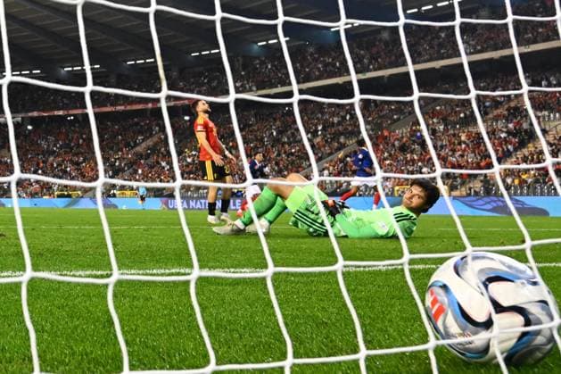 Belgium v France - UEFA Nations League 2026 BRUSSELS, BELGIUM - SEPTEMBER 28 : Castagne Timothy defender of Belgium, Lammens Senne goalkeeper of Belgium, Olise Michael midfielder of France scores a goal during the UEFA Nations League tournament league phase matchday 2 group A1 match between Belgium and France on September 28, 2026 in Brussels, Belgium, 28 09 2026 Brussels Belgium  Copyright: xVincentxKalutx