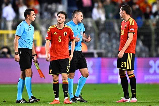 Belgium v France - UEFA Nations League 2026 BRUSSELS, BELGIUM - SEPTEMBER 28 : Seys Joaquin defender of Belgium and Vanaken Hans midfielder of Belgium looks dejected after the UEFA Nations League tournament league phase matchday 2 group A1 match between Belgium and France on September 28, 2026 in Brussels, Belgium, 28 09 2026 Brussels Belgium  Copyright: xTomasxSiskx