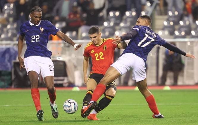Belgium s Matias Fernandez-Pardo and France s Maxence Lacroix fight for the ball during a soccer game between Belgian national team, Nationalteam Red Devils and France, on Monday 28 September 2026 in Brussels, the second game of the UEFA Nations League group stage. VIRGINIExLEFOUR  x188125580x