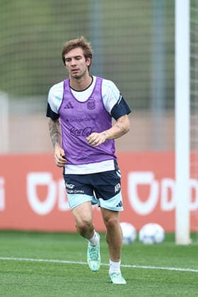 Argentine midfielder Franco Mastantuono takes part in a training session at the AFA (Argentine Football Association) training center in Ezeiza, Buenos Aires Province, on September 28, 2026, ahead of the upcoming friendly soccer matches against Bolivia, Burkina Faso, and Benin. EZEIZA, ARGENTINA Copyright: xAlejandroxPAGNIx