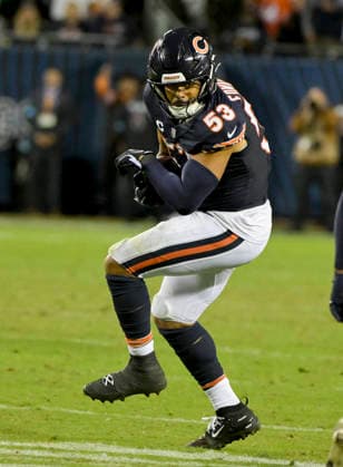 Chicago Bears linebacker T.J. Edwards (53) intercepts the ball against the Philadelphia Eagles in the third quarter at Soldier Field in Chicago on Monday, September 28, 2026. Bears defeated the Eagles 27-7.  CHI20260928116 MARKxBLACK