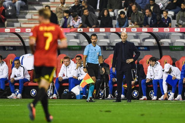 (260929) -- BRUSSELS, Sept. 29, 2026 -- France s head coach Zinedine Zidane (R) looks on during the UEFA Nations League 2026 27 League A Group A1 match between Belgium and France in Brussels, Belgium, Sept. 28, 2026. ) (SP)BELGIUM-BRUSSELS-FOOTBALL-UEFA NATIONS LEAGUE-LEAGUE A-BELGIUM VS FRANCE PengxZiyang 