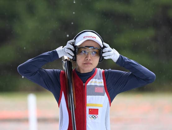 (260929) -- TOYOTA, Sept. 29, 2026 -- Liu Shanshan of team China reacts after the trap women team final of shooting at the 20th Asian Games Aichi-Nagoya 2026 in Toyota of Aichi Prefecture, Japan, Sept. 29, 2026. ) (SP)JAPAN-TOYOTA-ASIAN GAMES-SHOOTING-TRAP WOMEN TEAM-FINAL LiuxLei 
