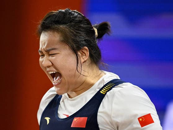 (260929) -- NAGOYA, Sept. 29, 2026 -- Wu Yan of China celebrates during the women s 86kg final of weightlifting at the 20th Asian Games Aichi-Nagoya 2026 in Nagoya, Japan, Sept. 29, 2026. ) (SP)JAPAN-NAGOYA-ASIAN GAMES-WEIGHTLIFTING-WOMEN S 86KG-FINAL YuxYang 