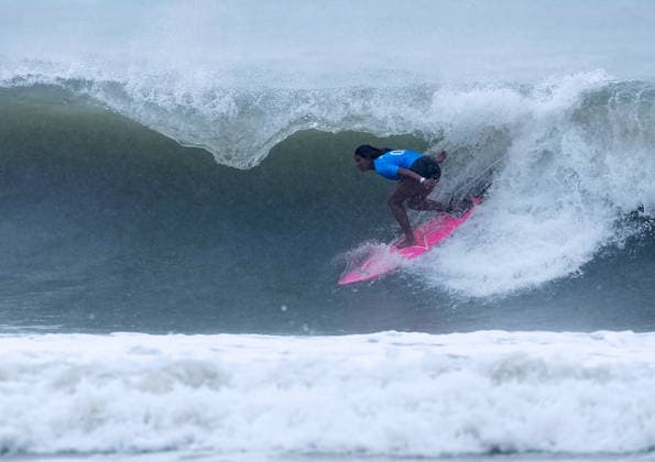 (260929) -- NAGOYA, Sept. 29, 2026 -- Isabel Higgs of Thailand competes during the Women s Shortboard Quaterfinals of Surfing between Yang Siqi of China and Isabel Higgs of Thailand at the 20th Asian Games Aichi-Nagoya 2026 in Nagoya, Japan, Sept. 29, 2026. ) (SP)JAPAN-NAGOYA-ASIAN GAMES-SURFING-WOMEN S SHORTBOARD ZhangxHaobo 