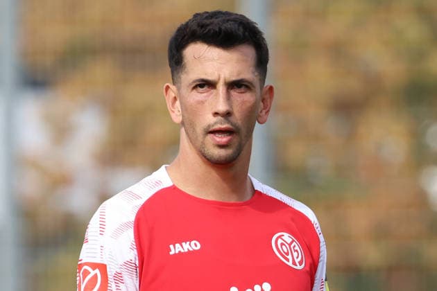 JULIAN DERSTROFF TRAINING 1 FSV MAINZ 05 MAINZ