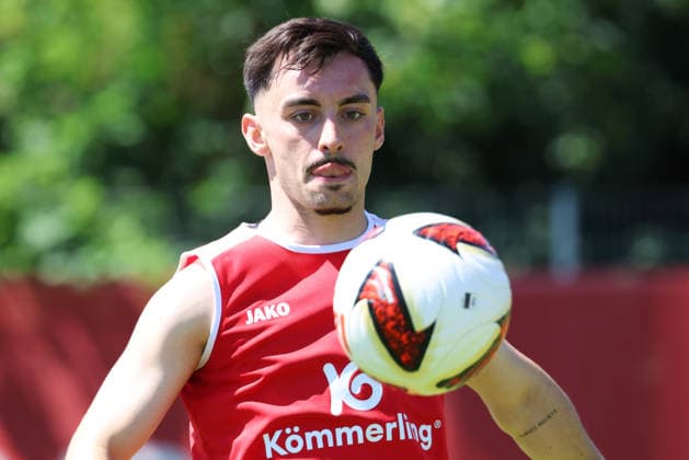 PAUL NEBEL TRAINING 1 FSV MAINZ 05 MAINZ