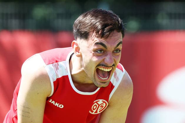 PAUL NEBEL TRAINING 1 FSV MAINZ 05 MAINZ