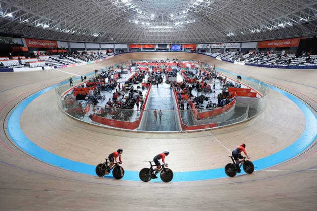 (260929) -- SHIZUOKA, Sept. 29, 2026 -- Team China compete during the women s team sprint final of cycling track at 20th Asian Games Aichi-Nagoya 2026 in Izu of Shizuoka Prefecture, Japan, Sept. 29, 2026. ) (SP)JAPAN-SHIZUOKA-ASIAN GAMES-CYCLING TRACK-WOMEN S TEAM SPRINT CenxYunpeng 