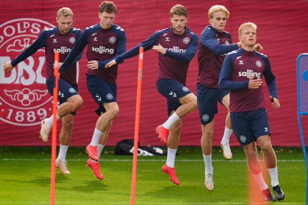 Denmark Nations League: Lucas Hoegsberg, Victor Froholdt, Anton Gaaei, Andreas Skov Olsen, and Victor Nelsson during training at the national soccer team’s gathering in Helsingør on Tuesday, September 29, 2026. Denmark will play a Nations League match on Thursday at Parken against Portugal. Photo by Liselotte Sabroe, Ritzau Scanpix, Copenhagen, Denmark  Copyright: Ritzau Scanpix LiselottexSabroex spdk20260929-123256-L
