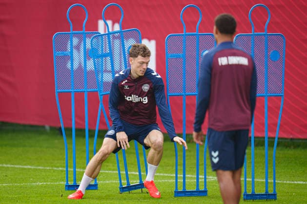 Denmark Nations League: Andreas Skov Olsen and Nikolas Nartey during training at the national soccer team’s gathering in Helsingør on Tuesday, September 29, 2026. Denmark will play a Nations League match on Thursday at Parken against Portugal. Photo: Liselotte Sabroe, Ritzau Scanpix, Copenhagen, Denmark  Copyright: Ritzau Scanpix LiselottexSabroex spdk20260929-120009-L