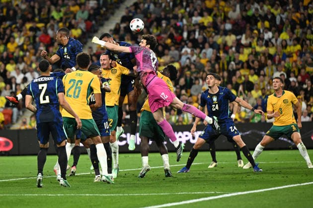 SOCCER AUSTRALIA BRAZIL, Brazil goalkeeper Otavio (centre) fails to make a save which leads to a Alessandro Circati (right) of the Socceroos goal during the Queensland Football Series International Friendly, Länderspiel, Nationalmannschaft match between the Australian Socceroos and Brazil at Suncorp Stadium in Brisbane, Tuesday, September 29, 2026. ( NO ARCHIVING, EDITORIAL USE ONLY BRISBANE QUEENSLAND Australia  Copyright: xDARRENxENGLANDx 20260929119060417097
