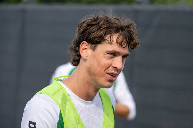 Philipp Sander, Borussia Mönchengladbach, No. 16 on his way to the locker room. Borussia Mönchengladbach open practice, soccer, Bundesliga, 2026–2027 season, September 29, 2026, Borussia Mönchengladbach open practice, soccer, Bundesliga, 2026–2027 season, September 29, 2026, Mönchengladbach Copyright: xEibner-Pressefoto ThomasxHaeslerx EP_THR