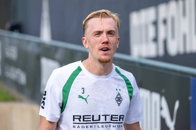 Isac Lidberg, Borussia Mönchengladbach, No. 3 on his way to the locker room; Borussia Mönchengladbach public training session, soccer, Bundesliga, 2026–2027 season, September 29, 2026, Borussia Mönchengladbach open practice, soccer, Bundesliga, 2026–2027 season, September 29, 2026, Mönchengladbach Copyright: xEibner-Pressefoto ThomasxHaeslerx EP_THR