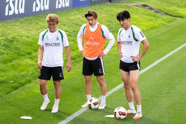 Zento Uno Borussia Mönchengladbach, 47, Daiki Hashioka of Borussia Mönchengladbach, 14, and Shuto Machino of Borussia Mönchengladbach, 18, during a friendly scrimmage shortly after practice. Public practice at Borussia Mönchengladbach, soccer, Bundesliga, 2026–2027 season, September 29, 2026, public training session at Borussia Mönchengladbach, soccer, Bundesliga, 2026–2027 season, September 29, 2026, Mönchengladbach Copyright: xEibner-Pressefoto ThomasxHaeslerx EP_THR